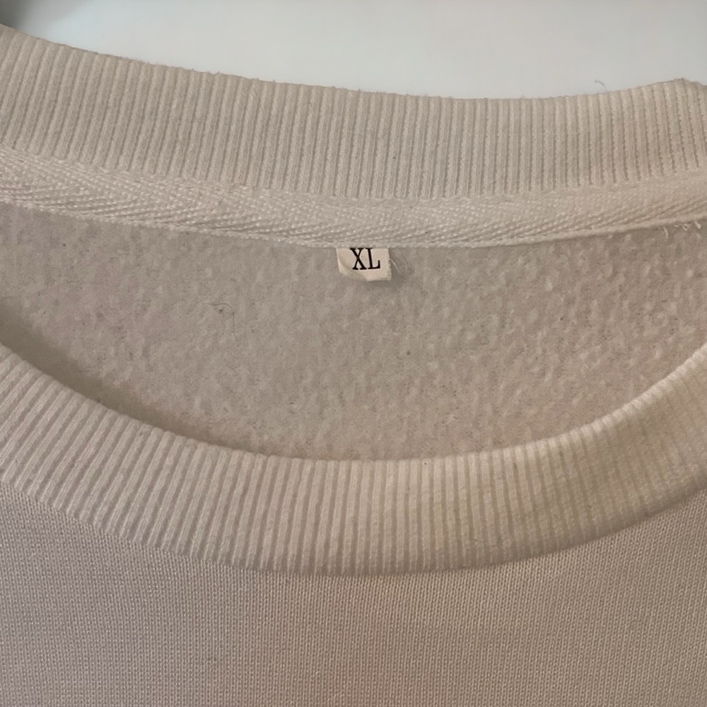 SHEIN Women’s White “New York Brooklyn” Fleece Long Sleeve Pullover Sweatshirt - Picture 4 of 4